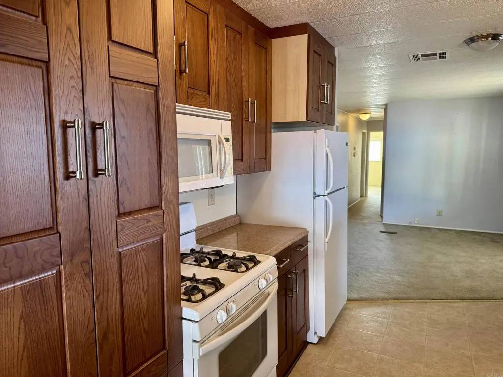 Chula Vista, CA 91913,1925 Otay Lakes Rd #39