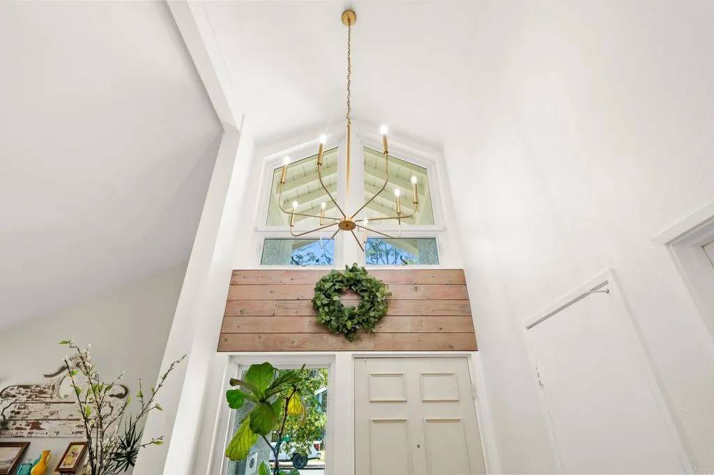 San Diego, CA 92111,3432 Mount Ariane Drive