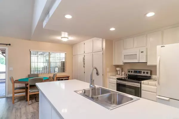 Ramona, CA 92065,23691 Country Villa Rd