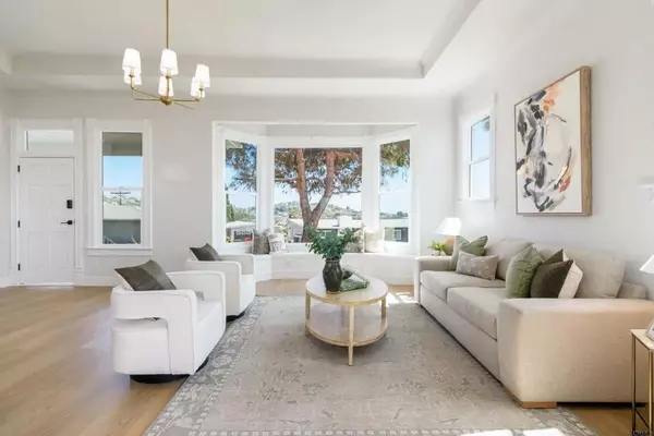 La Mesa, CA 91942,7284 W Point Ave