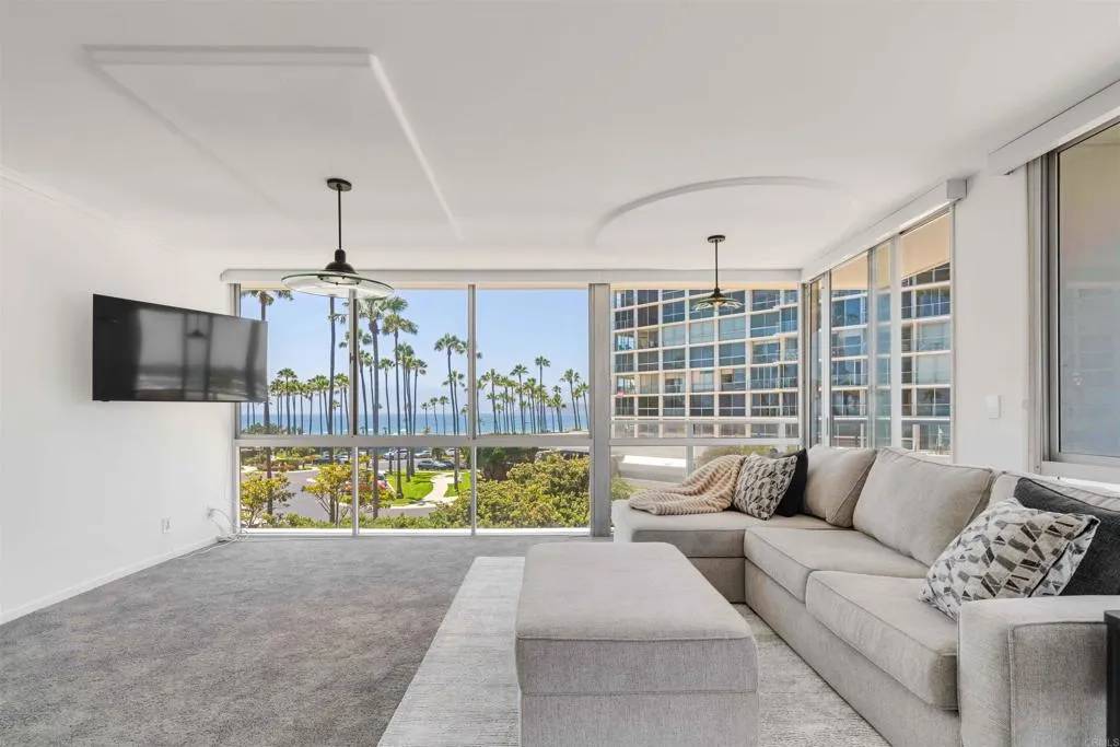 Coronado, CA 92118,1820 Avenida Del Mundo #209