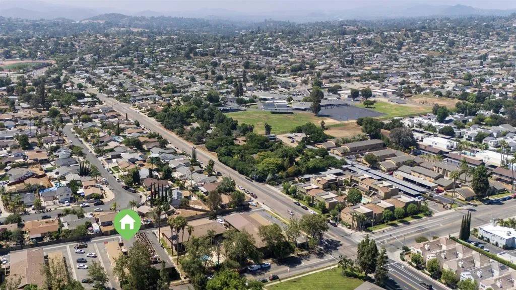 Escondido, CA 92027,2041 E Grand Ave #19