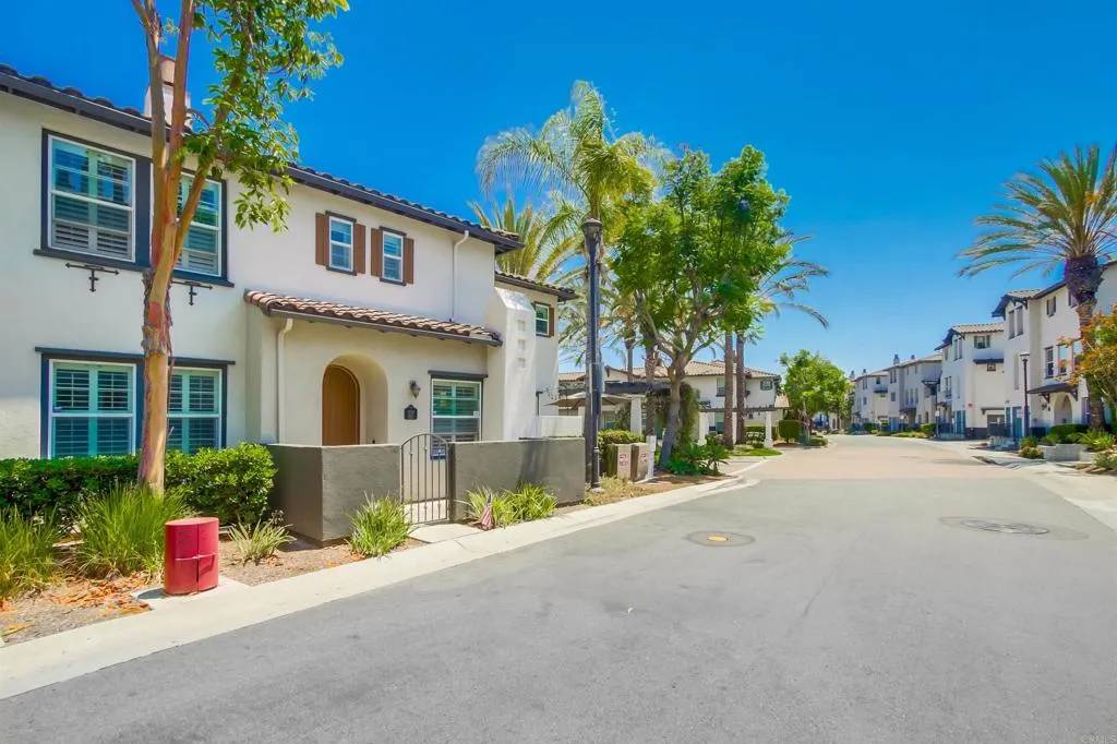 Chula Vista, CA 91915,2174 Desert Hare Court #105