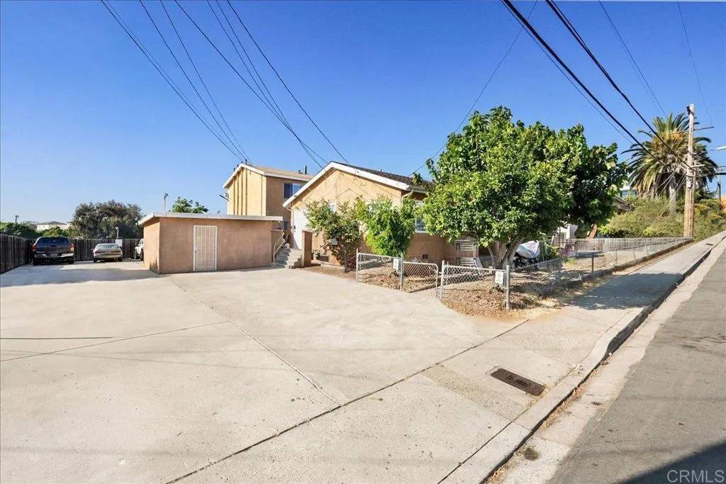 San Diego, CA 92111,6736 Kelly Street