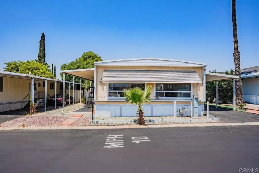 450 E Bradley #106, El Cajon, CA 92021