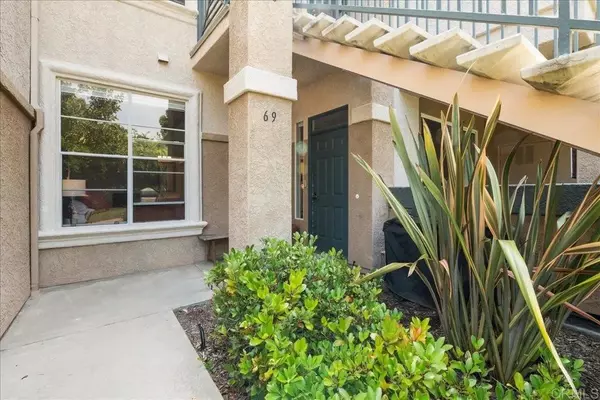 San Diego, CA 92130,3550 Caminito El Rincon #69