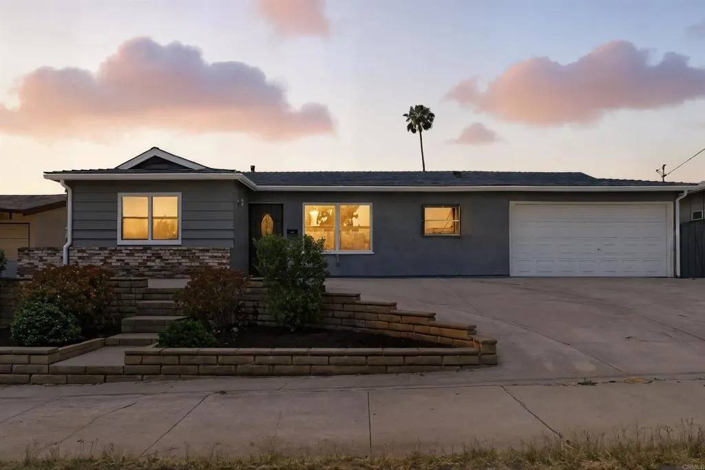 Santee, CA 92071,9352 Carlton Hills Blvd