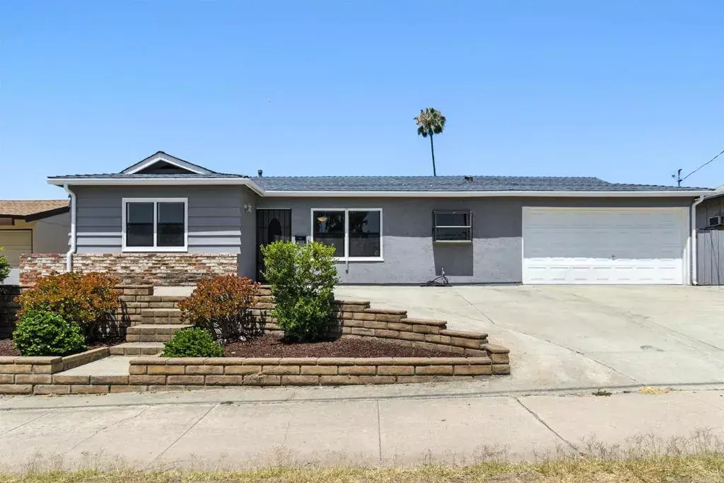 Santee, CA 92071,9352 Carlton Hills Blvd