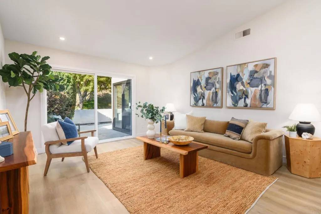 18027 Avenida Alozdra, San Diego, CA 92128
