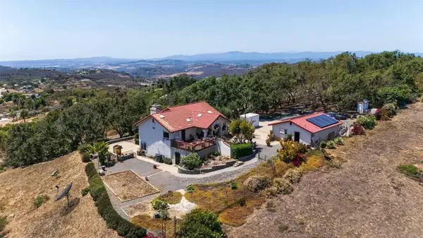 Vista, CA 92084,3829 Silverleaf Ln