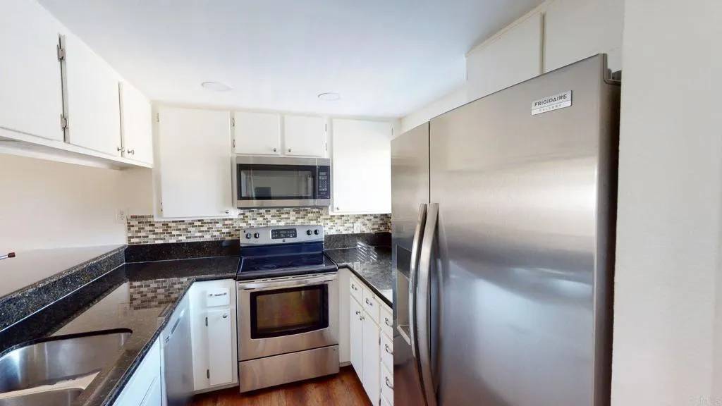 La Jolla, CA 92037,8340 Via Sonoma #F