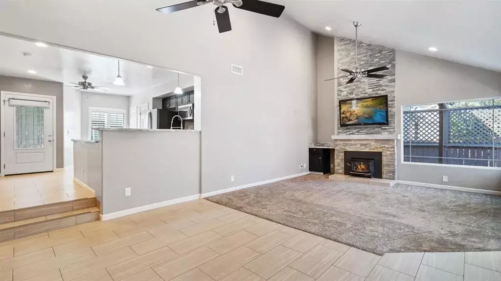 23960 Green Haven Ln, Ramona, CA 92065