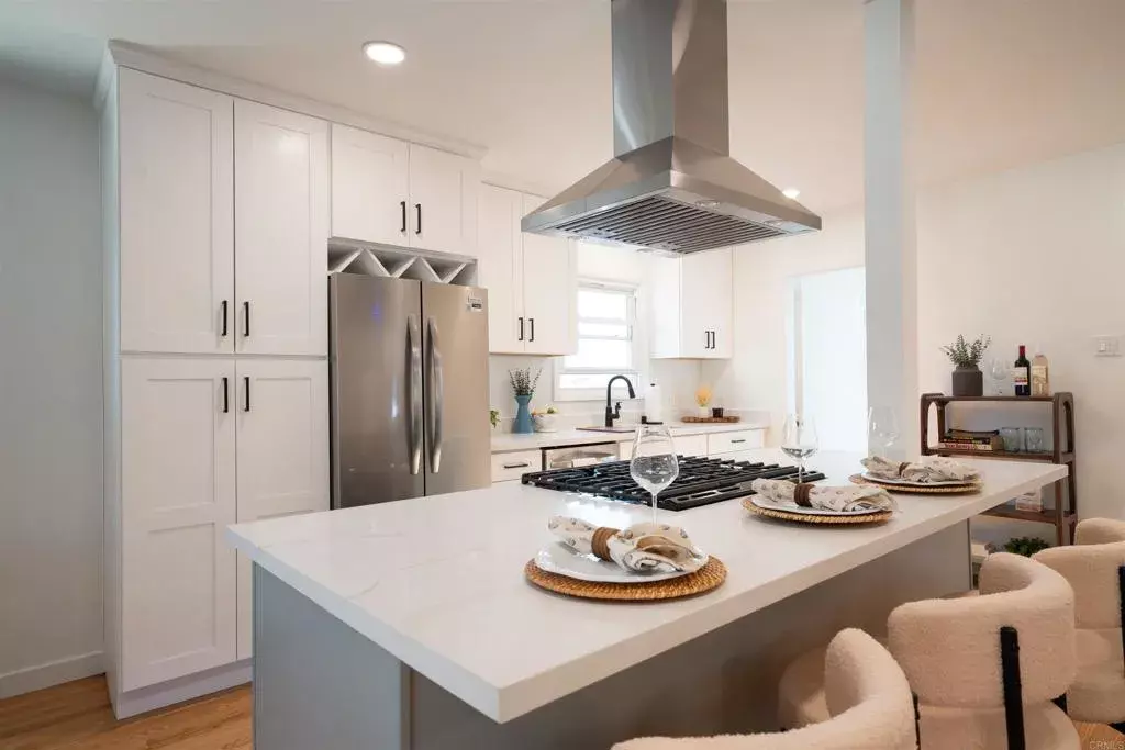 San Diego, CA 92120,6391 Estrella Avenue