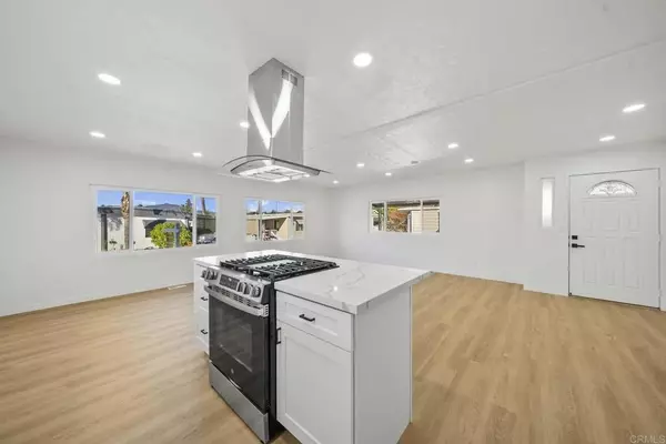Santee, CA 92071,8301 Mission Gorge #253