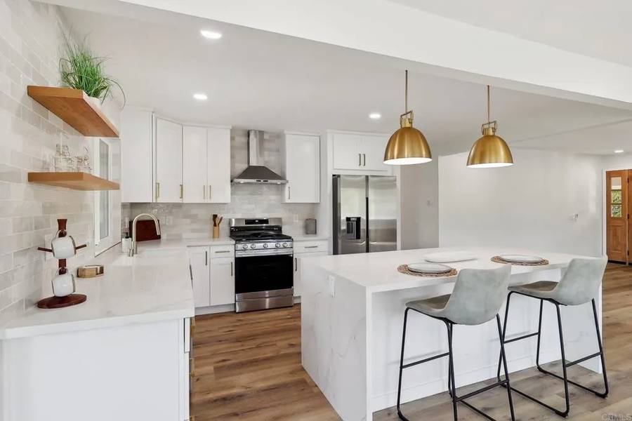1917 Friendly Drive, Vista, CA 92084