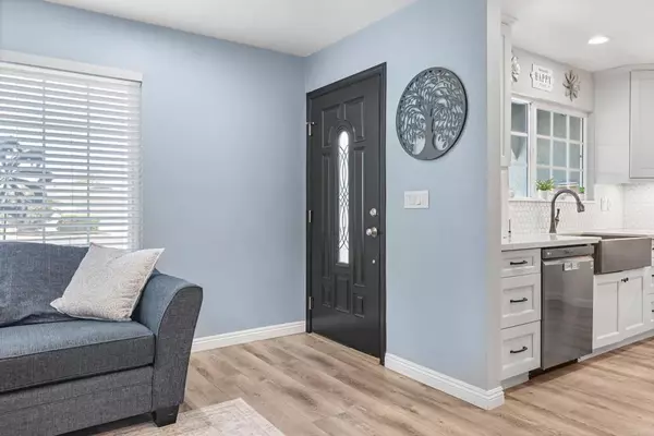 Santee, CA 92071,10646 Montura Court