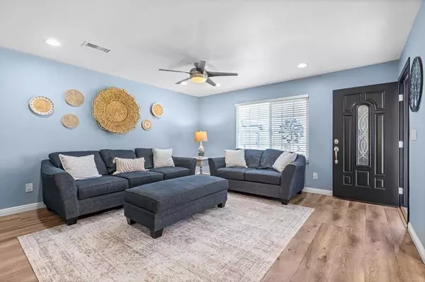 Santee, CA 92071,10646 Montura Court
