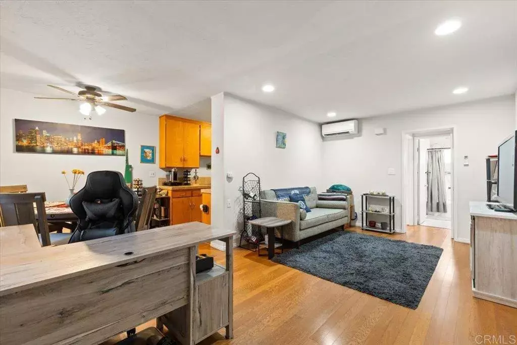 San Diego, CA 92104,4180 Louisiana Street #1H