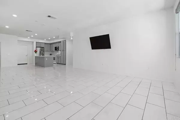 Chula Vista, CA 91915,2040 Mindoro Lane #4