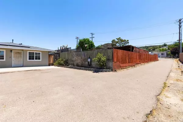 Santee, CA 92071,8626 Prospect Avenue