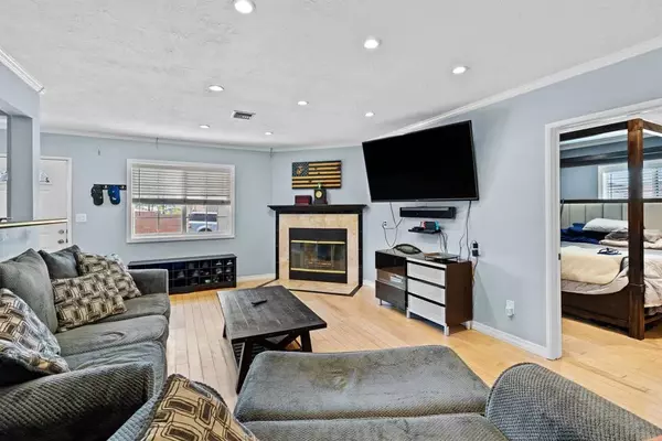 Santee, CA 92071,8626 Prospect Avenue