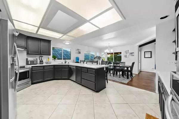 San Diego, CA 92065,15425 Vista Vicente Dr