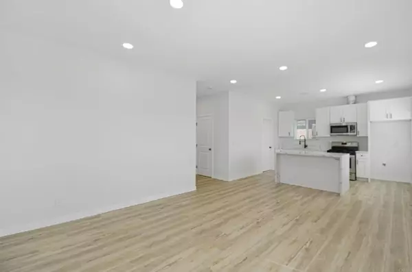 San Diego, CA 92114,6378 Scimitar Drive