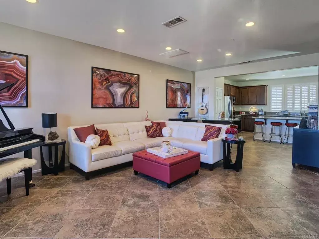 Santee, CA 92071,1710 Montilla