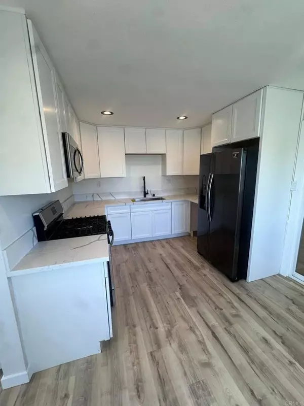 San Diego, CA 92105,2541 Roseview Place