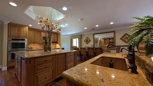 San Diego, CA 92122,3167 Carnegie Place