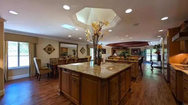 San Diego, CA 92122,3167 Carnegie Place