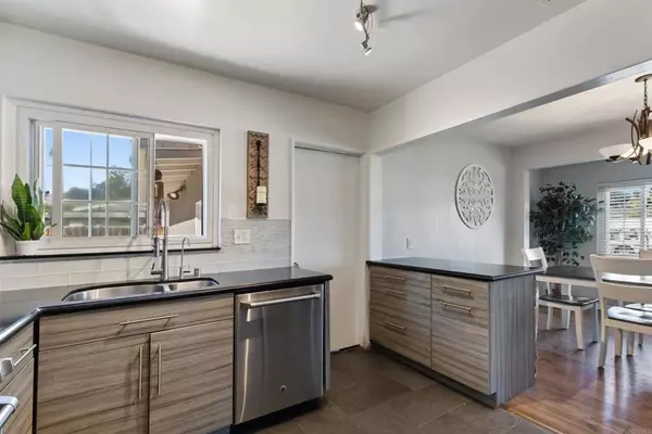Paradise Hills, CA 92139,2482 Calle Tres Lomas