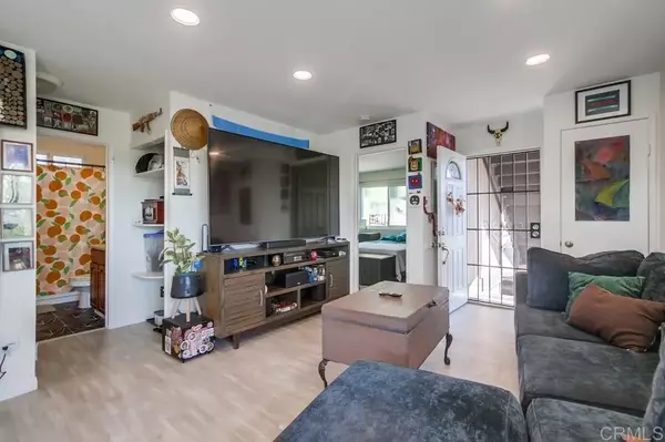 San Diego, CA 92115,4348 College Ave #1