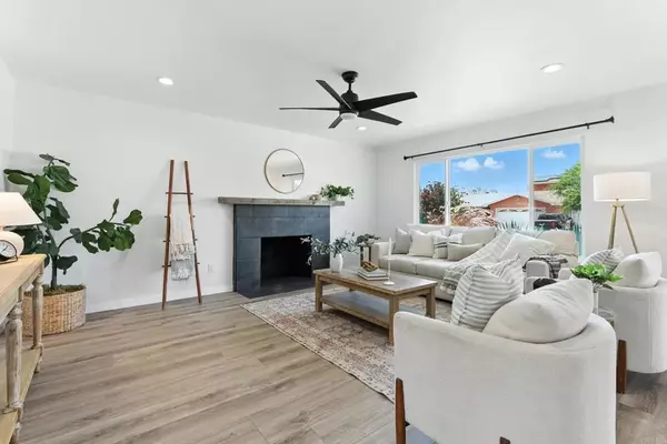 Santee, CA 92071,10021 Allenwood Way