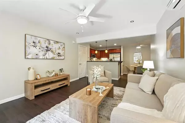 San Diego, CA 92117,5252 Balboa Arms #180