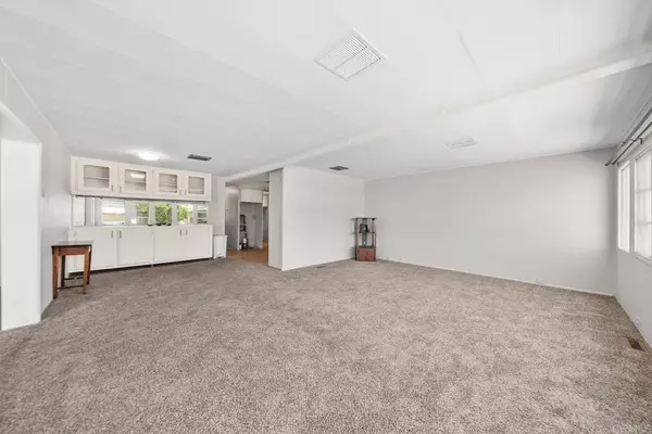 Hemet, CA 92545,5001 W Florida #SPC 279