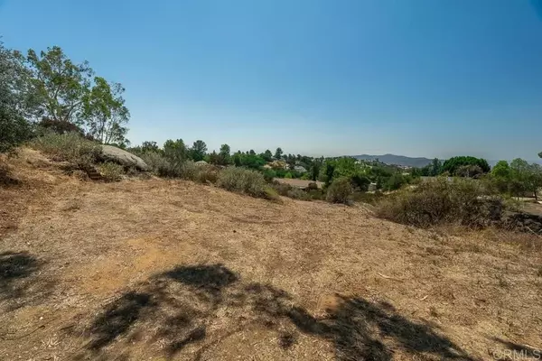 Alpine, CA 91901,688 Starbright Ln