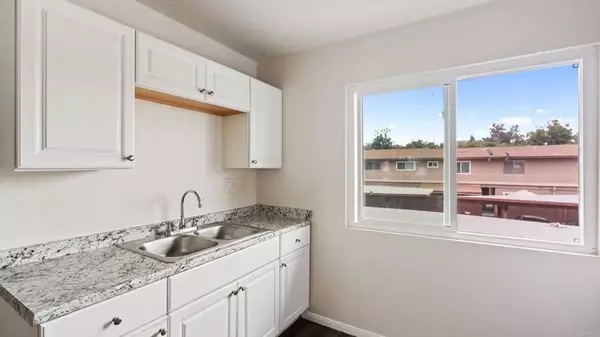Lakeside, CA 92040,9739 Winter Gardens Blvd ##10