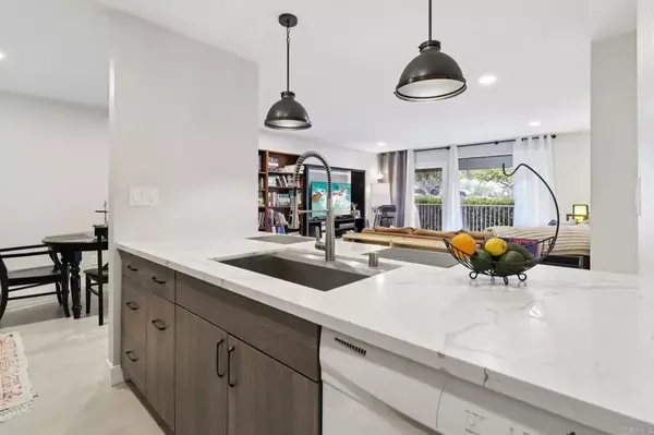 Carlsbad, CA 92009,2348 La Costa Ave #202