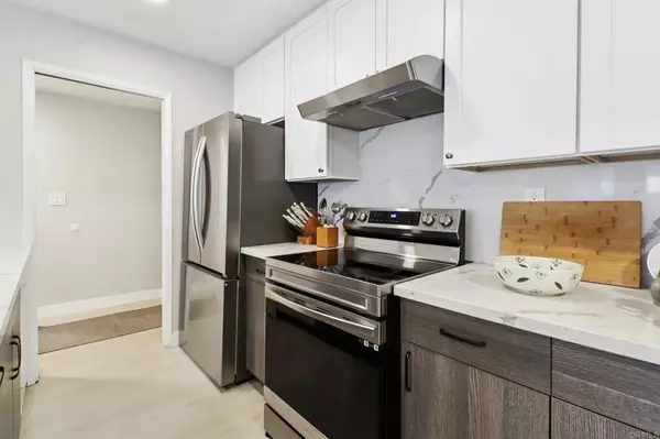 Carlsbad, CA 92009,2348 La Costa Ave #202