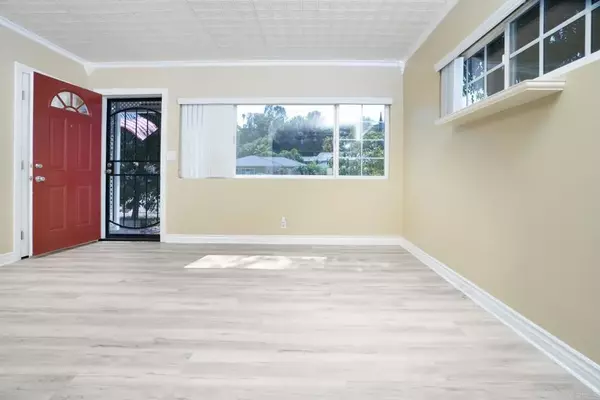 La Mesa, CA 91941,3381 Par Drive