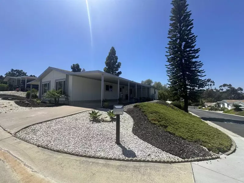 2298 Lindsay Dr, Carlsbad, CA 92008