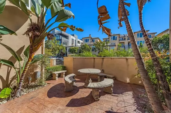 San Diego, CA 92103,4064 1St Avenue