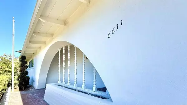 La Jolla, CA 92037,6611 Avenida De Las Pescas