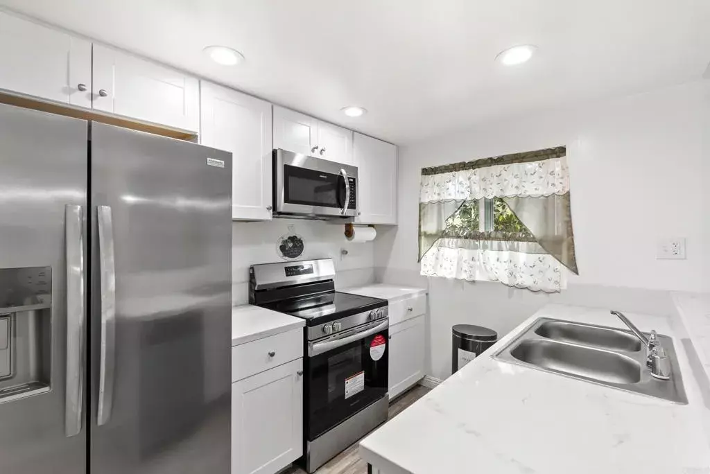 El Cajon, CA 92019,913 Amistad Ct #D