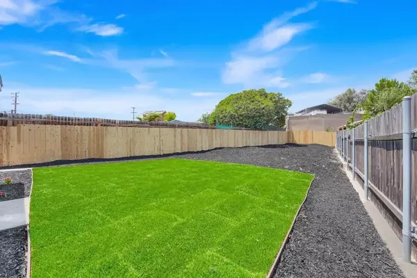 San Diego, CA 92105,5885 Lynn Street