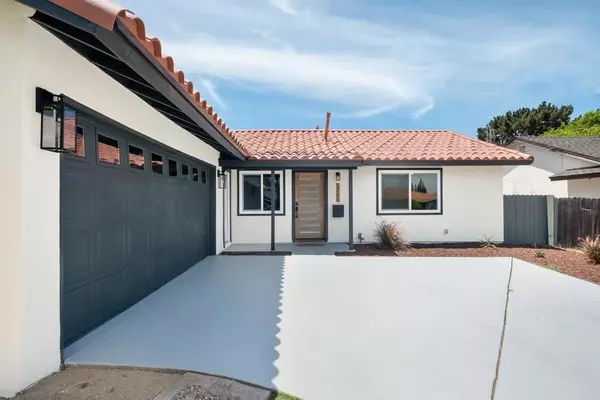 San Diego, CA 92117,5266 Diane Avenue