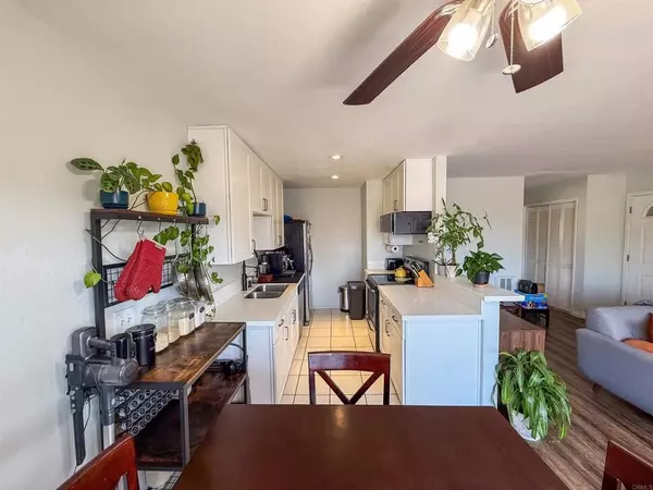 San Diego, CA 92105,1647 Pentecost Way #11