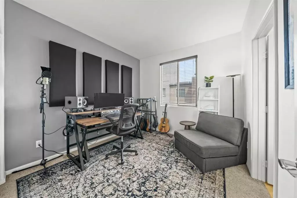 Escondido, CA 92025,300 Tesoro Glen #101