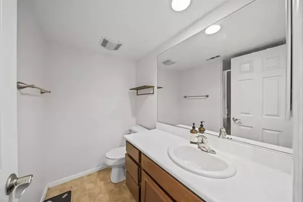 Escondido, CA 92025,300 Tesoro Glen #101